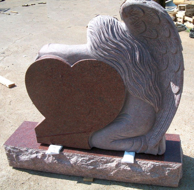 AN-01 India Red Granite Angel Monument with Polished Heart and Vase